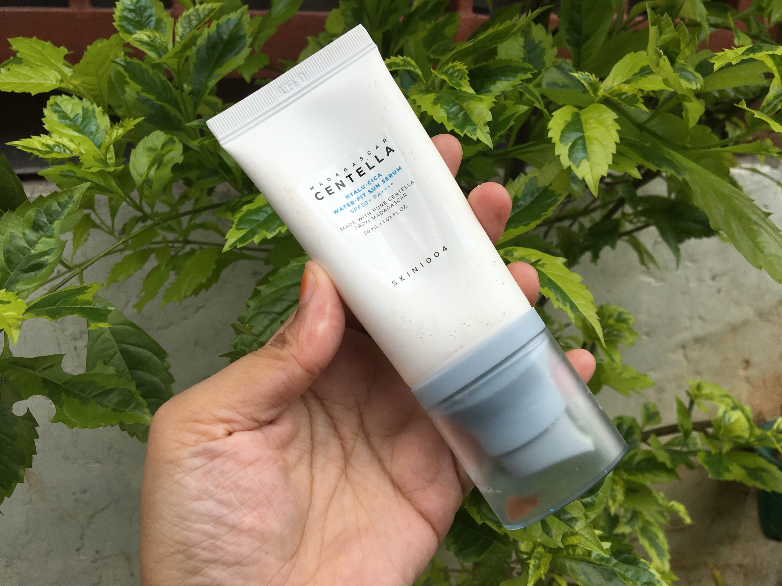 Review Madagaskar Centella Hyalu- Cica Water Fit Sun Serum 