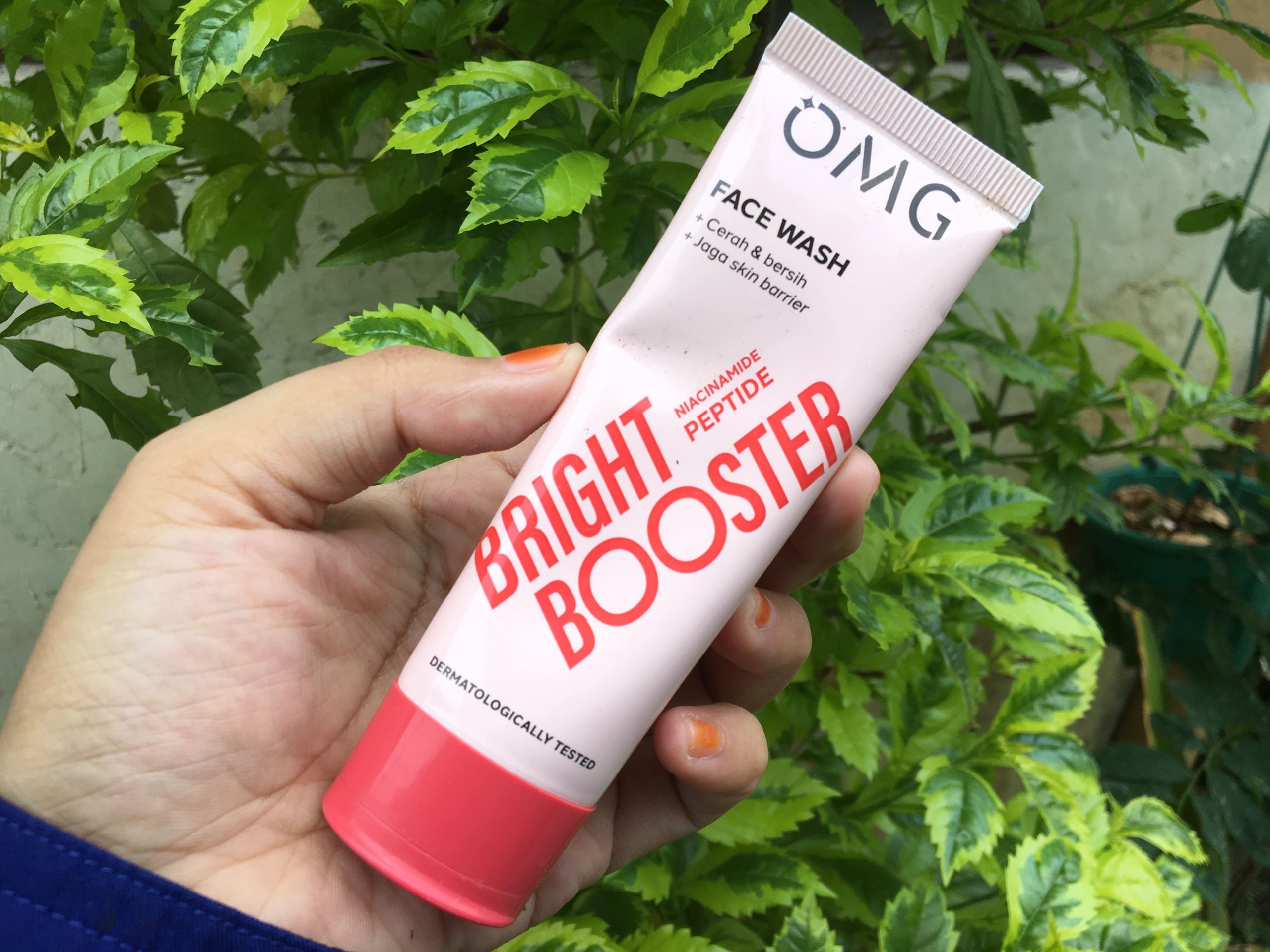 Review Omg Bright Booster Facial Wash | Bersih dan Cerah Seketika