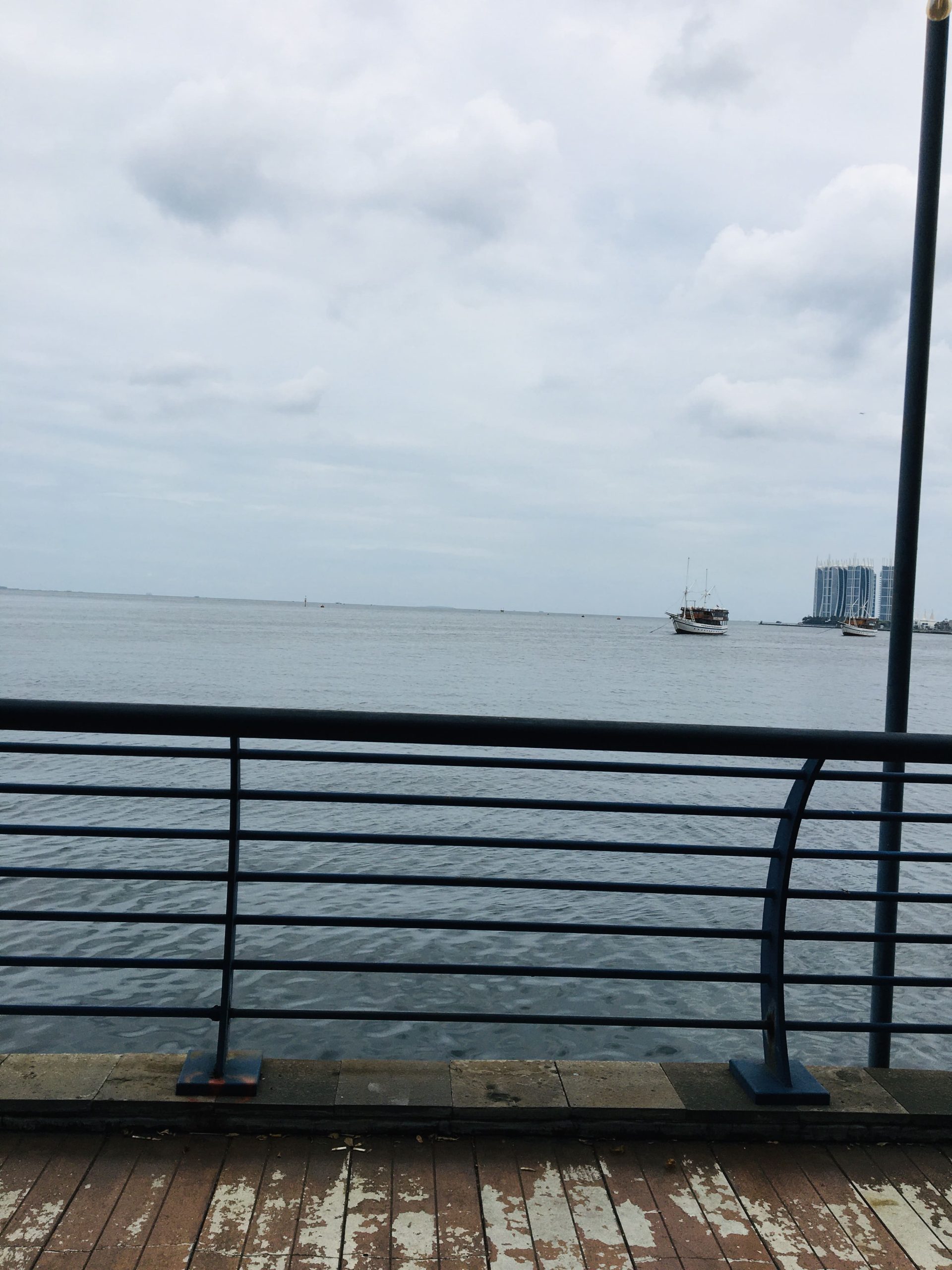 Berkunjung ke Bywalk Mall | Menikmati Pemandangan Laut