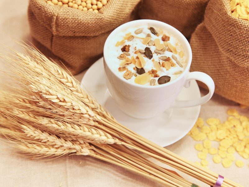 5 Rekomendasi Cemilan yang Menyehatkan untuk WFH