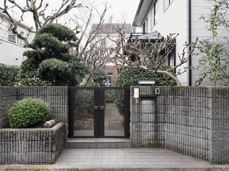 7 Inspirasi Penataan Halaman Rumah Modern yang Meningkatkan Kenyamanan dan Estetika